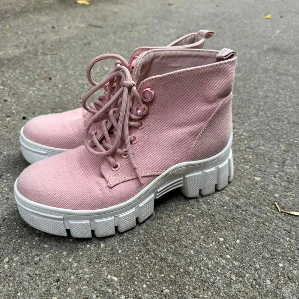 Guess Hedya Pink Ankle Boot Women's‎ Size 6 Combat Lace Up Pastel Punk Shoes